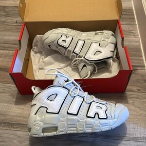 Nike uptempo 6Y